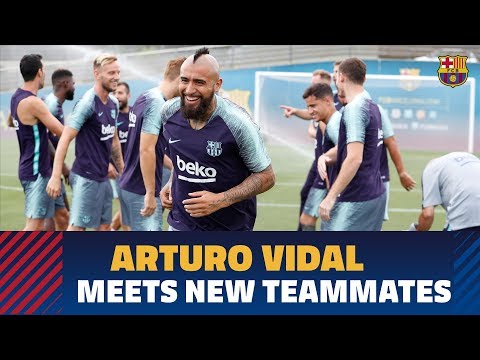 Arturo Vidal’s first training session with FC Barcelona