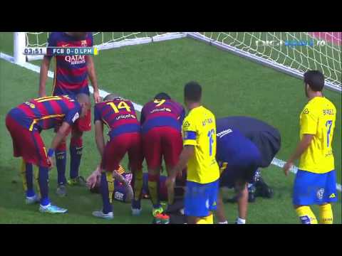 Leo Messi’s knee injury in Barcelona – Las Palmas 2-1 26.09.2015