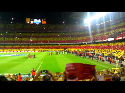 The Catalan mosaic on Camp Nou during “El Clásico” and anthem!