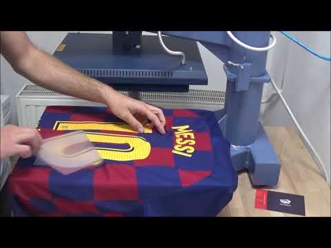 FC Barcelona home jersey 2019/20 with official Lionel Messi 10 print